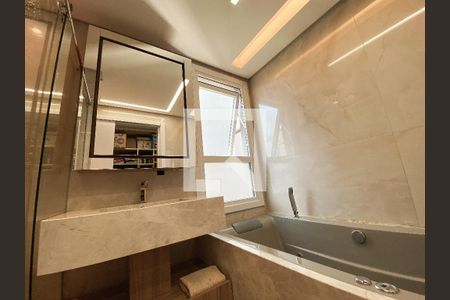 Casa de condomínio à venda com 188m², 4 quartos e 4 vagasBanheiro da Suíte 2