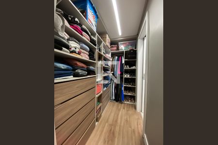Casa de condomínio à venda com 188m², 4 quartos e 4 vagasCloset da suíte 2