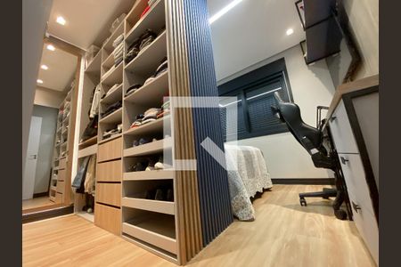 Casa de condomínio à venda com 188m², 4 quartos e 4 vagasCloset da suíte 4