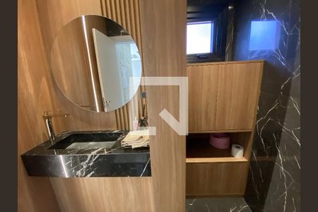 Casa de condomínio à venda com 188m², 4 quartos e 4 vagasLavabo