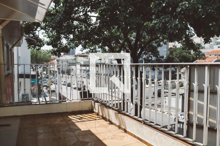 Casa para alugar com 220m², 3 quartos e sem vaga Casa para alugar com 220m², 3 quartos e sem vagaVaranda