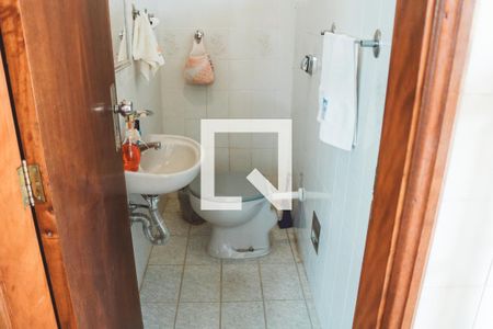 Casa para alugar com 220m², 3 quartos e sem vaga Casa para alugar com 220m², 3 quartos e sem vagaBanheiro de Serviço