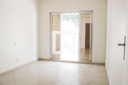 Casa para alugar com 220m², 3 quartos e sem vaga Casa para alugar com 220m², 3 quartos e sem vagaQuarto 2