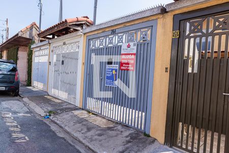 Casa à venda com 115m², 3 quartos e 2 vagasFachada