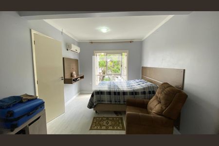 Casa à venda com 3 quartos, 240m² em Jardim Itu, Porto Alegre