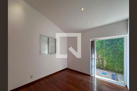 Casa à venda com 561m², 3 quartos e 4 vagasQuarto 2