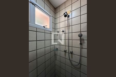 Casa à venda com 561m², 3 quartos e 4 vagasDetalhe Banheiro Social