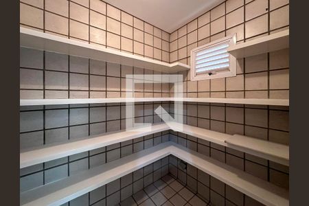 Casa à venda com 561m², 3 quartos e 4 vagasDespensa