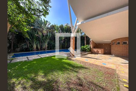 Casa à venda com 561m², 3 quartos e 4 vagasVaranda