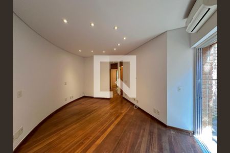 Casa à venda com 561m², 3 quartos e 4 vagasSuíte
