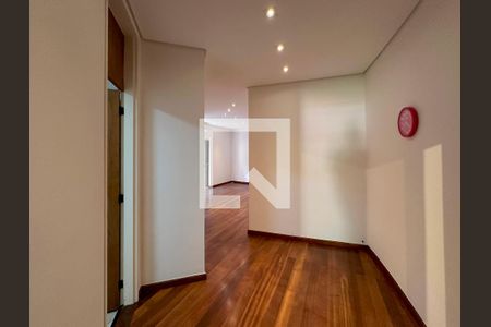 Casa à venda com 561m², 3 quartos e 4 vagasSuíte