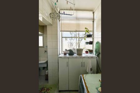 Apartamento à venda com 70m², 2 quartos e 1 vagaÁrea de Serviço