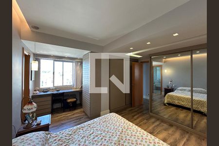 Apartamento à venda com 210m², 5 quartos e 4 vagasQuarto