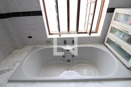 Casa de condomínio à venda com 359m², 3 quartos e 2 vagasBanheiro da Suíte