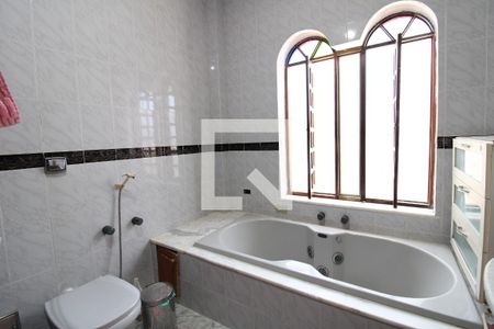 Casa de condomínio à venda com 359m², 3 quartos e 2 vagasBanheiro da Suíte