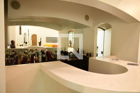 Casa de condomínio para alugar com 900m², 7 quartos e 6 vagasSala