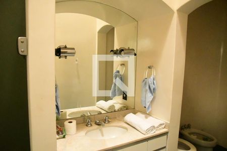 Casa de condomínio para alugar com 900m², 7 quartos e 6 vagasBanheiro suíte 2 