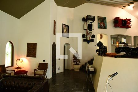 Sala de casa de condomínio para alugar com 7 quartos, 900m² em Chácara Granja Velha, Cotia