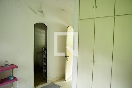 Casa de condomínio para alugar com 900m², 7 quartos e 6 vagasQuarto de serviço 2