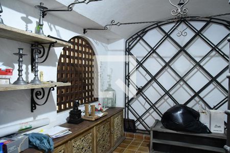 Casa de condomínio para alugar com 900m², 7 quartos e 6 vagasAdega