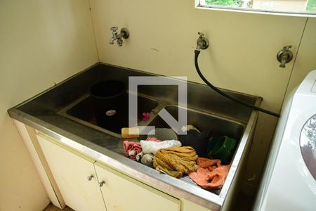 Casa de condomínio para alugar com 900m², 7 quartos e 6 vagasÁrea de Serviço