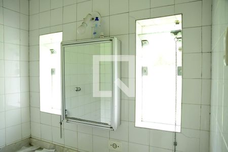 Casa de condomínio para alugar com 900m², 7 quartos e 6 vagasBanheiro de serviço