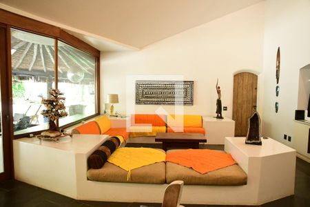 Casa de condomínio para alugar com 900m², 7 quartos e 6 vagasSala