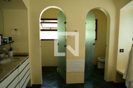 Casa de condomínio para alugar com 900m², 7 quartos e 6 vagasBanheiro da Suíte