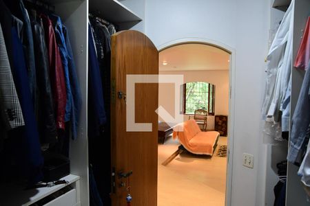 Casa de condomínio para alugar com 900m², 7 quartos e 6 vagasCloset da suíte 1