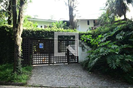 Casa de condomínio para alugar com 900m², 7 quartos e 6 vagasFachada