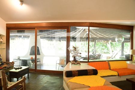 Casa de condomínio para alugar com 900m², 7 quartos e 6 vagasSala