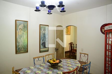 Casa de condomínio para alugar com 900m², 7 quartos e 6 vagasCopa