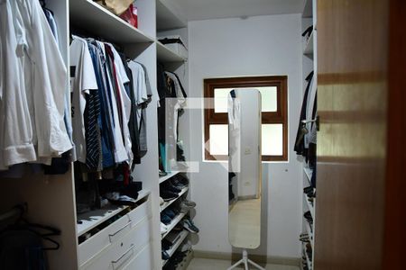 Casa de condomínio para alugar com 900m², 7 quartos e 6 vagasCloset da suíte 1