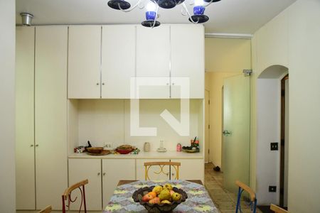 Casa de condomínio para alugar com 900m², 7 quartos e 6 vagasCopa