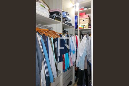 Casa à venda com 340m², 3 quartos e 1 vaga Casa à venda com 340m², 3 quartos e 1 vagaCloset da Suíte 1