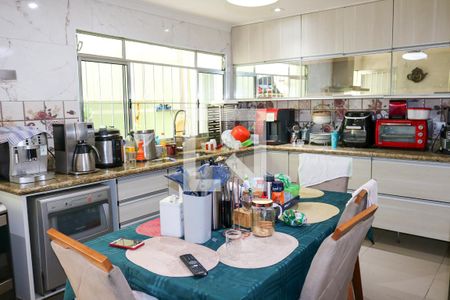 Casa à venda com 340m², 3 quartos e 1 vaga Casa à venda com 340m², 3 quartos e 1 vagaCozinha