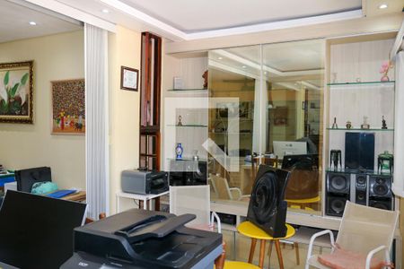 Casa à venda com 340m², 3 quartos e 1 vaga Casa à venda com 340m², 3 quartos e 1 vagaSala de TV