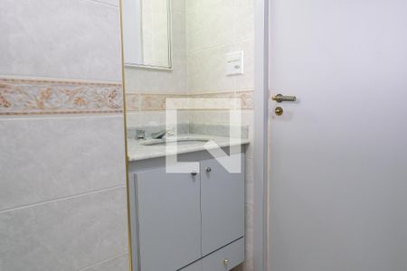 Apartamento para alugar com 173m², 3 quartos e 2 vagas Apartamento para alugar com 173m², 3 quartos e 2 vagasBanheiro do corredor