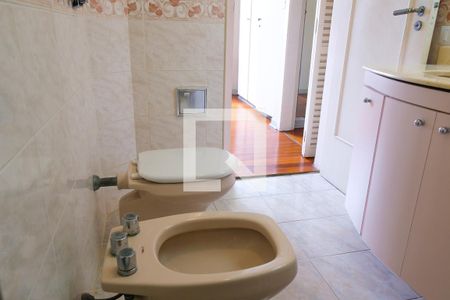 Apartamento para alugar com 173m², 3 quartos e 2 vagas Apartamento para alugar com 173m², 3 quartos e 2 vagasBanheiro da Suíte