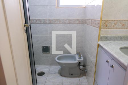 Apartamento para alugar com 173m², 3 quartos e 2 vagas Apartamento para alugar com 173m², 3 quartos e 2 vagasBanheiro do corredor