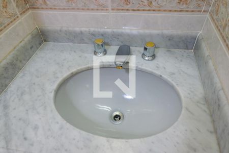 Apartamento para alugar com 173m², 3 quartos e 2 vagas Apartamento para alugar com 173m², 3 quartos e 2 vagasDetalhe do banheiro