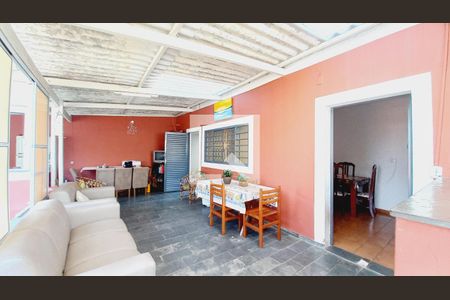 Casa à venda com 200m², 3 quartos e 4 vagasÁrea comum