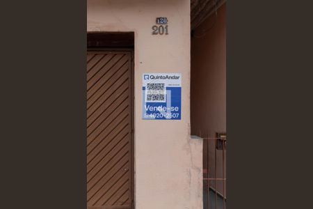 Casa à venda com 192m², 3 quartos e 2 vagas Casa à venda com 192m², 3 quartos e 2 vagasFachada com a Plaquinha Instalada