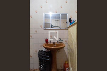 Casa à venda com 192m², 3 quartos e 2 vagas Casa à venda com 192m², 3 quartos e 2 vagasBanheiro