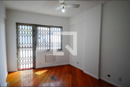Apartamento à venda com 80m², 3 quartos e 1 vaga Apartamento à venda com 80m², 3 quartos e 1 vagaSuíte