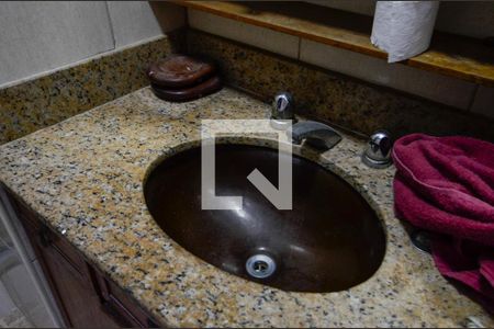 Apartamento à venda com 80m², 3 quartos e 1 vaga Apartamento à venda com 80m², 3 quartos e 1 vagaBanheiro da Suíte