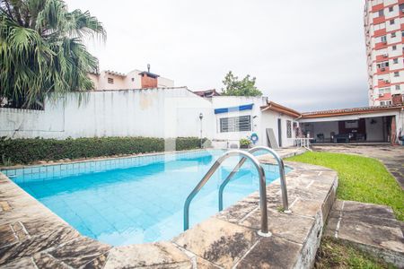 Casa à venda com 150m², 4 quartos e 3 vagasÁrea comum - Piscina