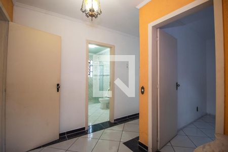 Corredor de casa à venda com 4 quartos, 150m² em Cristal, Porto Alegre