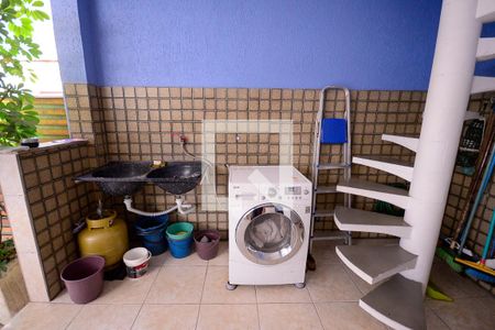 Casa à venda com 172m², 2 quartos e 2 vagas Casa à venda com 172m², 2 quartos e 2 vagasÁrea de Serviço/Lazer