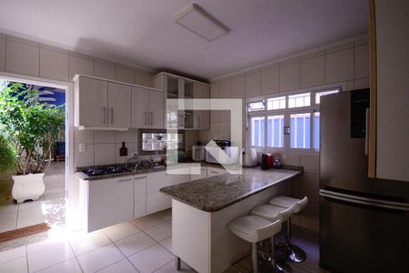 Casa à venda com 172m², 2 quartos e 2 vagas Casa à venda com 172m², 2 quartos e 2 vagasCozinha